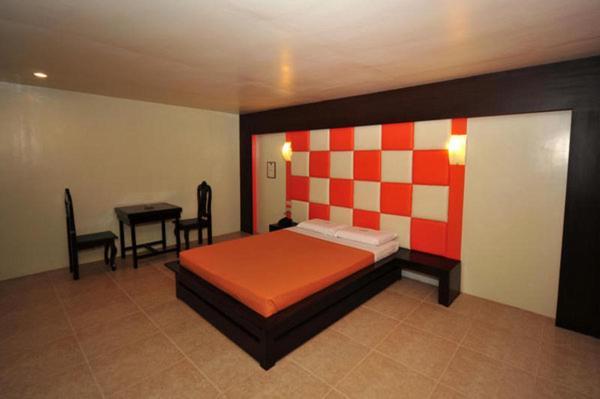 Hollywood Drive-In Hotel Baguio City Room photo