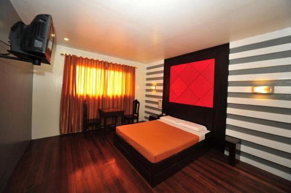 Hollywood Drive-In Hotel Baguio City Room photo