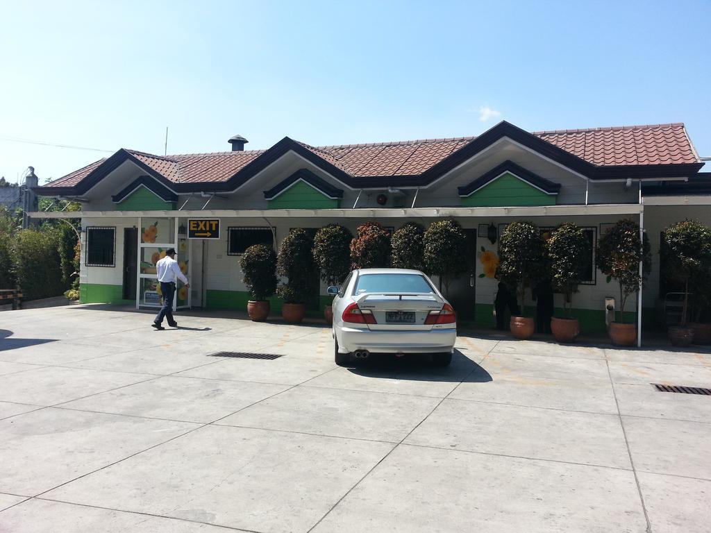 Hollywood Drive-In Hotel Baguio City Exterior photo