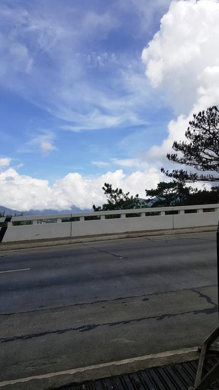 Hollywood Drive-In Hotel Baguio City Exterior photo