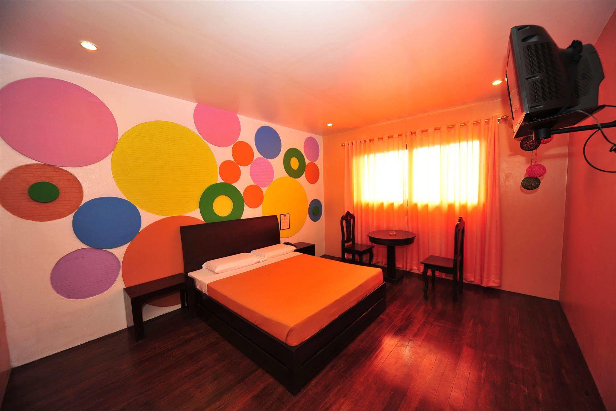 Hollywood Drive-In Hotel Baguio City Exterior photo